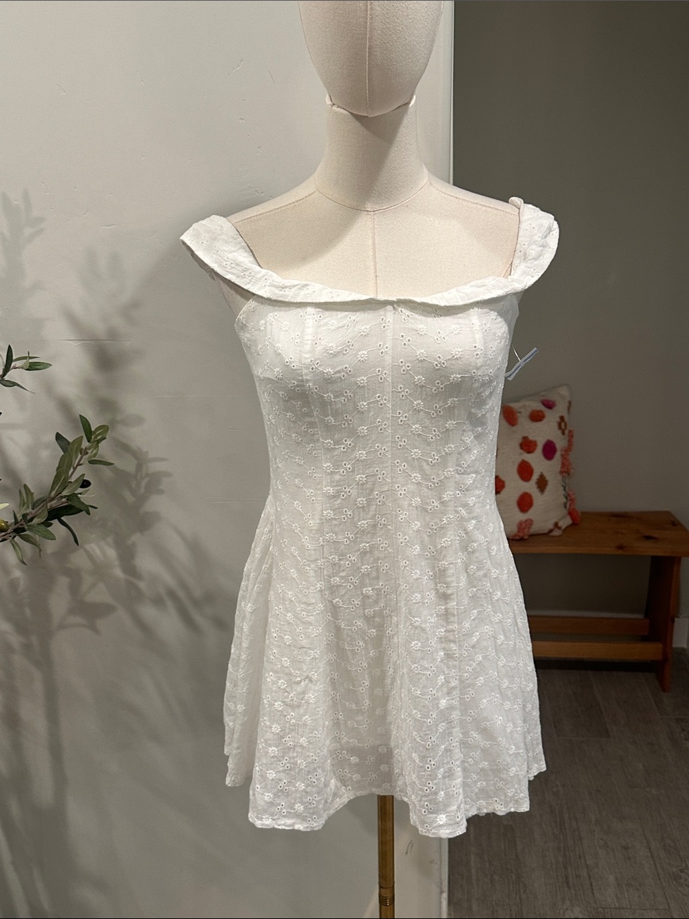 Princess Polly Rosebud Broderie Off the Shoulder Minidress NWT - Picture 8 of 11